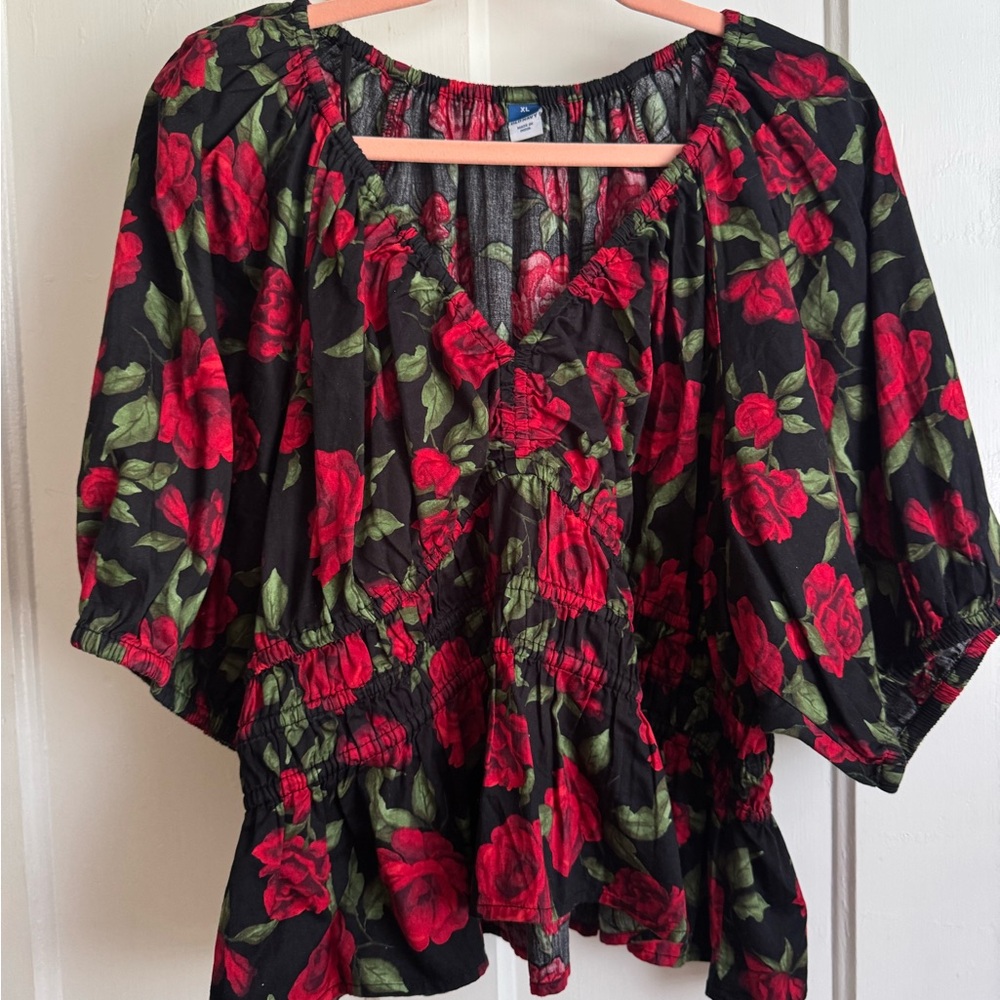 NWOT Old Navy Rose Print Smocked Peplum Top
